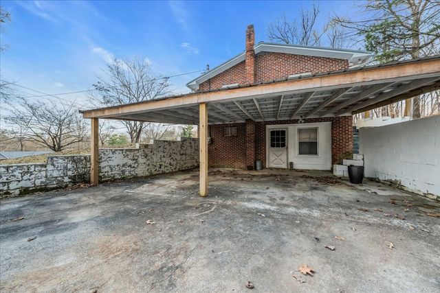 218 Lakeshore Dr, Mcminnville, TN 37110