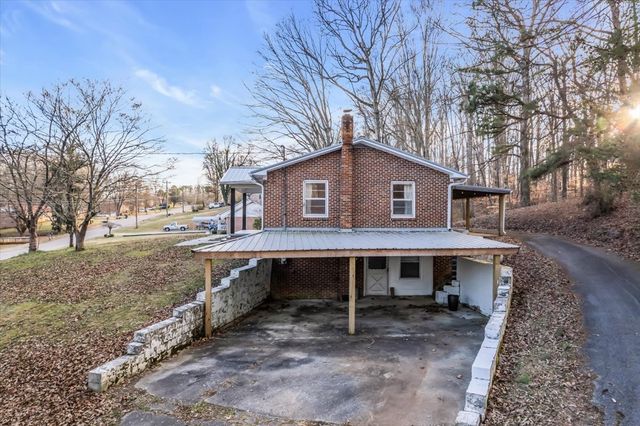 218 Lakeshore Dr, Mcminnville, TN 37110