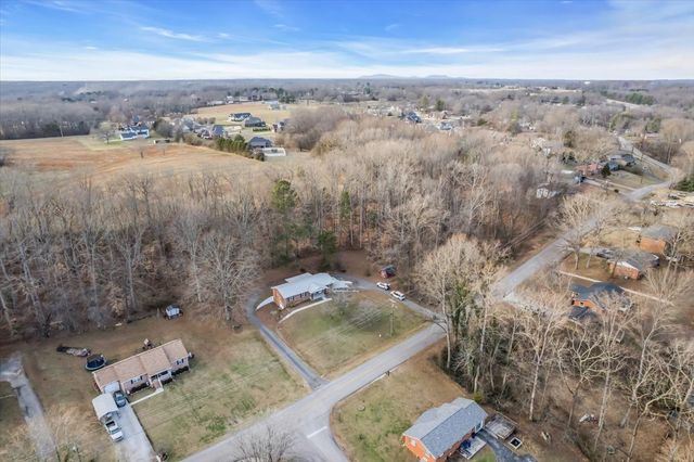 218 Lakeshore Dr, Mcminnville, TN 37110