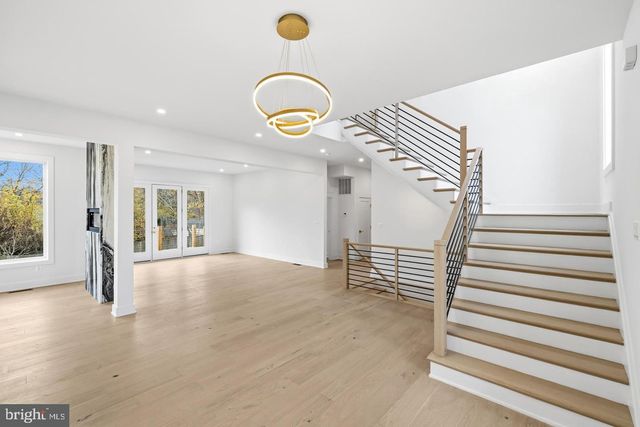 719 MEADOW LN SW, Vienna, VA 22180