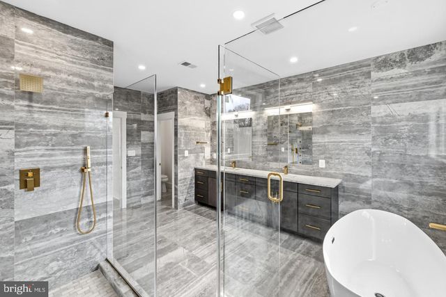 719 MEADOW LN SW, Vienna, VA 22180