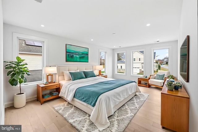 719 MEADOW LN SW, Vienna, VA 22180