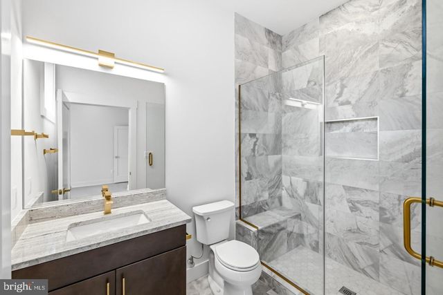 719 MEADOW LN SW, Vienna, VA 22180