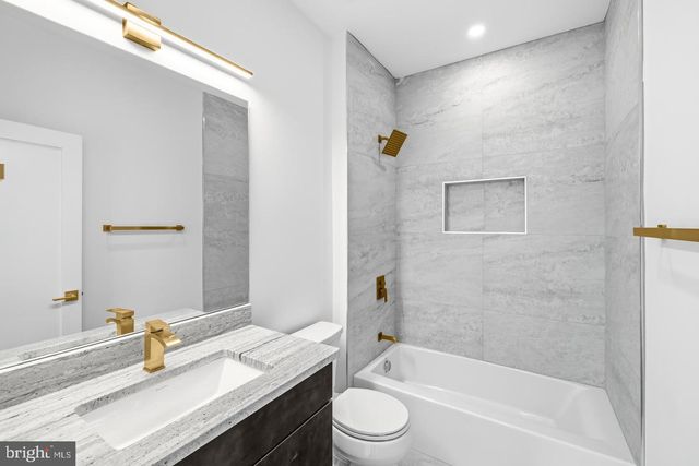 719 MEADOW LN SW, Vienna, VA 22180