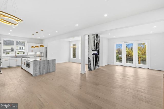 719 MEADOW LN SW, Vienna, VA 22180