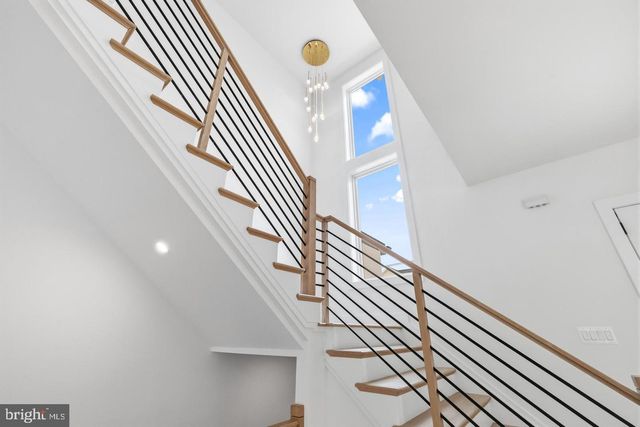 719 MEADOW LN SW, Vienna, VA 22180