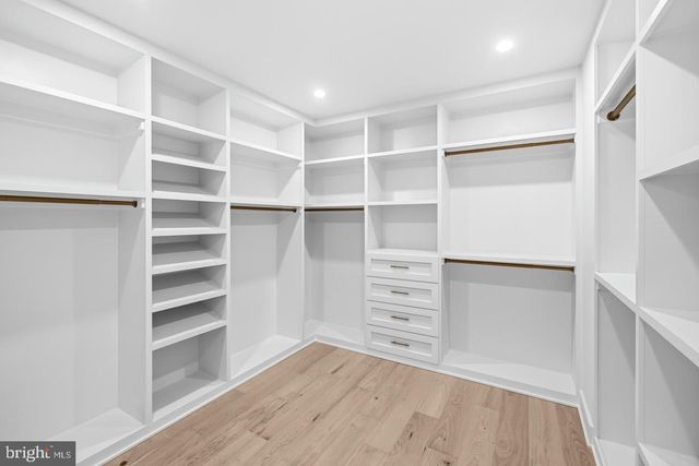 719 MEADOW LN SW, Vienna, VA 22180