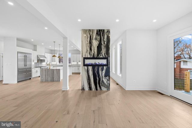 719 MEADOW LN SW, Vienna, VA 22180