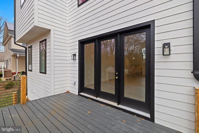 719 MEADOW LN SW, Vienna, VA 22180