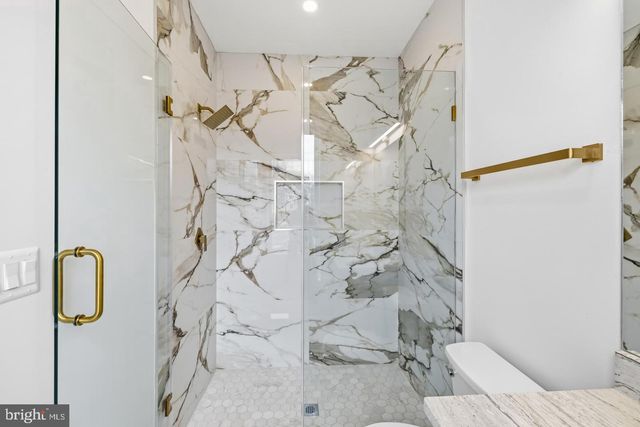 719 MEADOW LN SW, Vienna, VA 22180