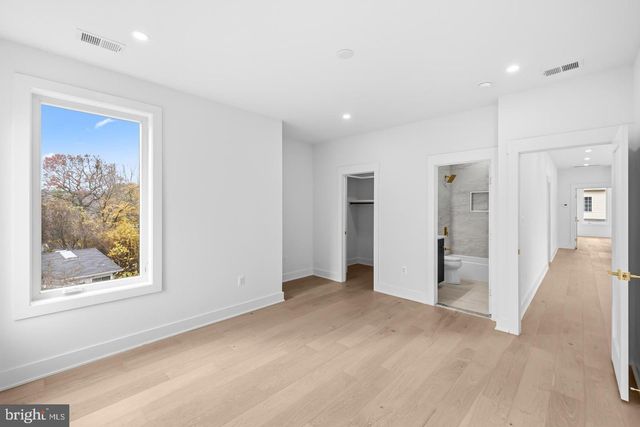 719 MEADOW LN SW, Vienna, VA 22180