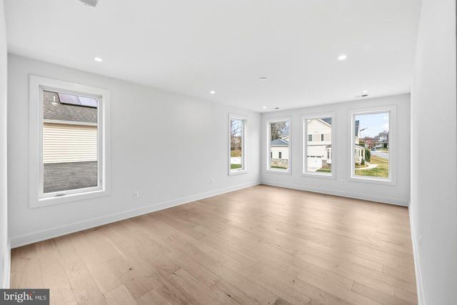 719 MEADOW LN SW, Vienna, VA 22180