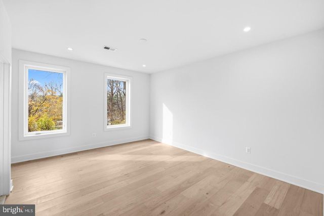 719 MEADOW LN SW, Vienna, VA 22180