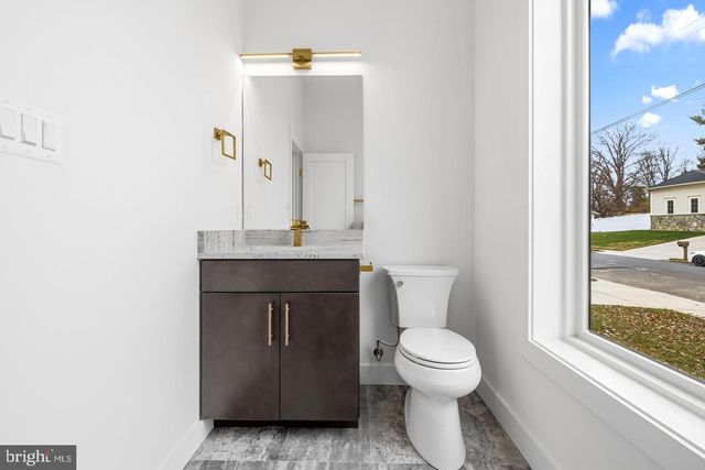 719 MEADOW LN SW, Vienna, VA 22180