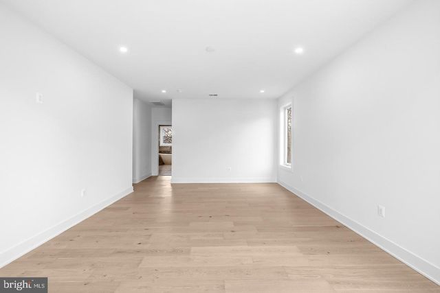 719 MEADOW LN SW, Vienna, VA 22180