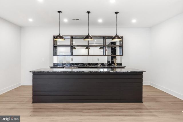 719 MEADOW LN SW, Vienna, VA 22180