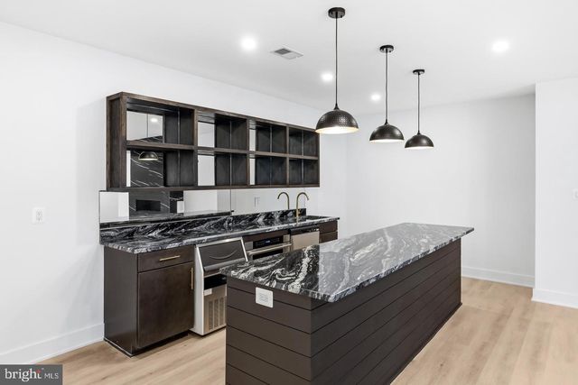 719 MEADOW LN SW, Vienna, VA 22180