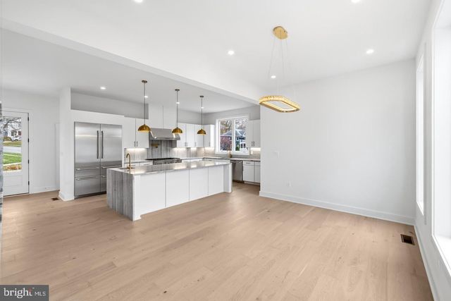 719 MEADOW LN SW, Vienna, VA 22180