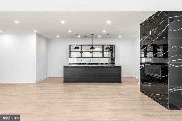 719 MEADOW LN SW, Vienna, VA 22180