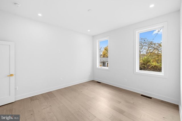 719 MEADOW LN SW, Vienna, VA 22180