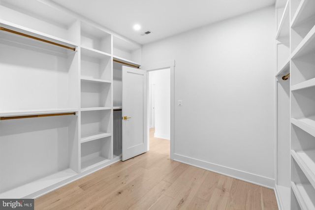 719 MEADOW LN SW, Vienna, VA 22180