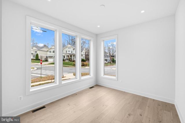 719 MEADOW LN SW, Vienna, VA 22180