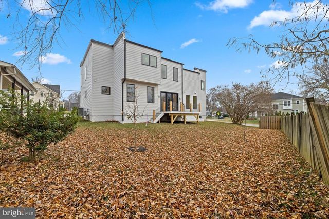 719 MEADOW LN SW, Vienna, VA 22180