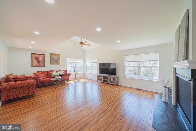 1907 MAYFLOWER DR, Quakertown, PA 18951