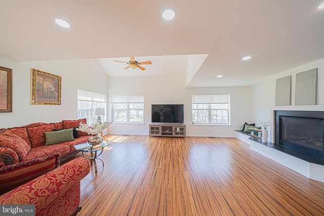 1907 MAYFLOWER DR, Quakertown, PA 18951