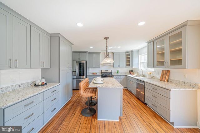 1907 MAYFLOWER DR, Quakertown, PA 18951