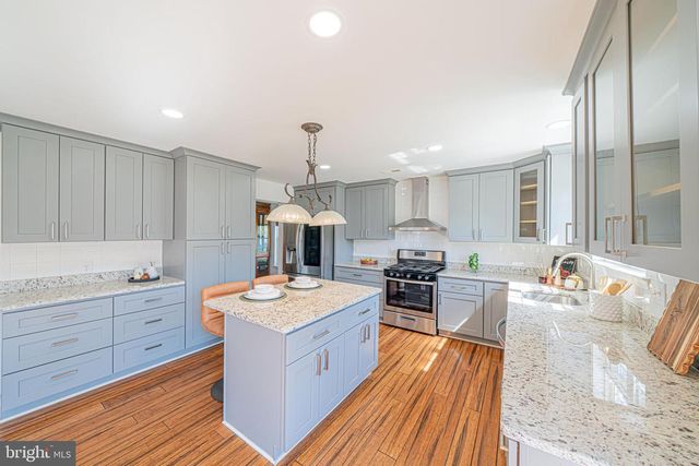 1907 MAYFLOWER DR, Quakertown, PA 18951
