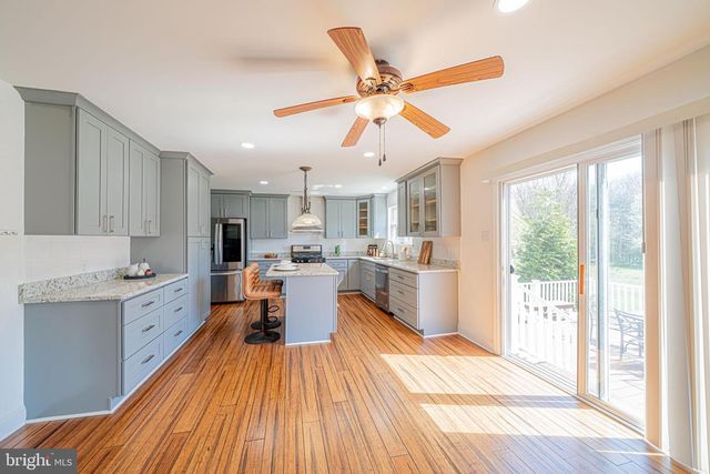 1907 MAYFLOWER DR, Quakertown, PA 18951