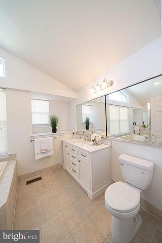 1907 MAYFLOWER DR, Quakertown, PA 18951