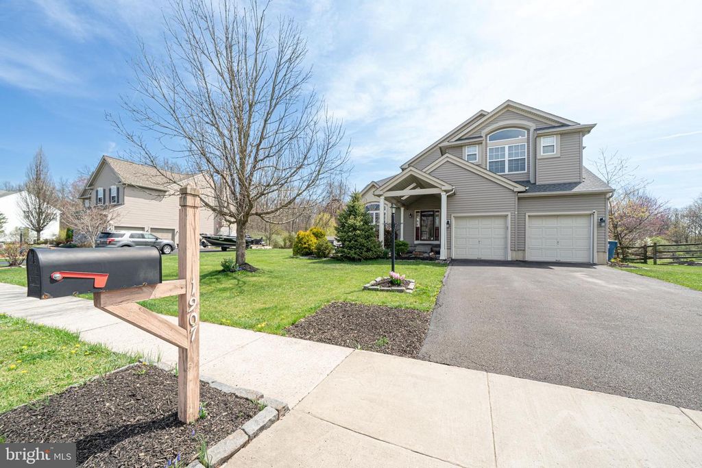 1907 MAYFLOWER DR, Quakertown, PA 18951