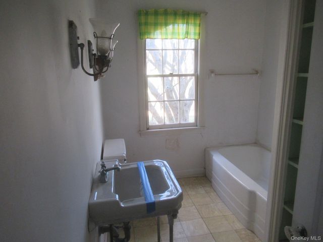 2929 State Route 52, Pine Bush, NY 12566