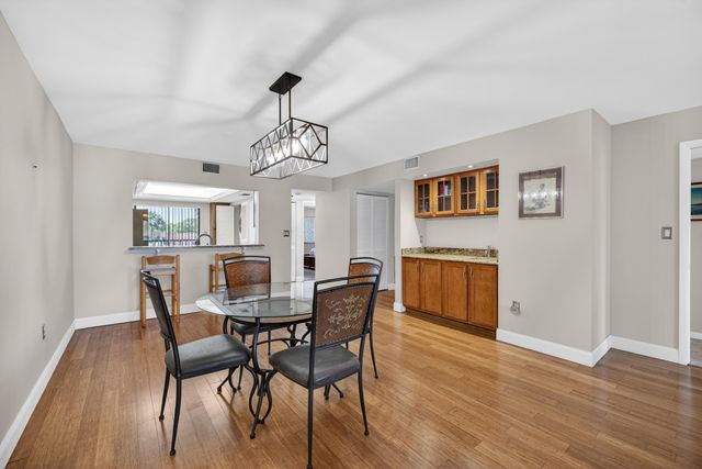 3500 Twin Lakes Terrace 202, Fort Pierce, FL 34951