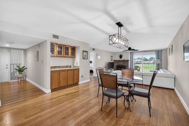 3500 Twin Lakes Terrace 202, Fort Pierce, FL 34951