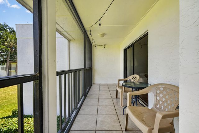 3500 Twin Lakes Terrace 202, Fort Pierce, FL 34951