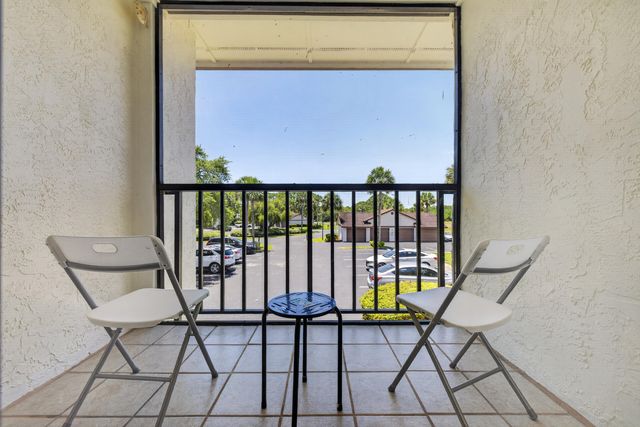 3500 Twin Lakes Terrace 202, Fort Pierce, FL 34951