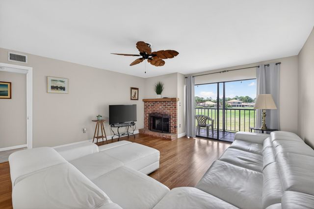 3500 Twin Lakes Terrace 202, Fort Pierce, FL 34951