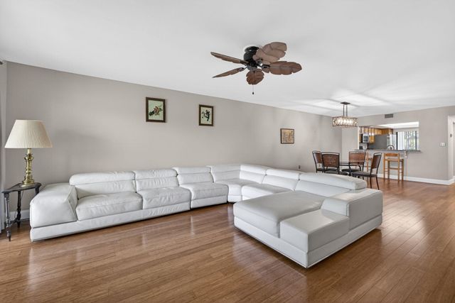 3500 Twin Lakes Terrace 202, Fort Pierce, FL 34951