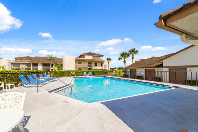 3500 Twin Lakes Terrace 202, Fort Pierce, FL 34951