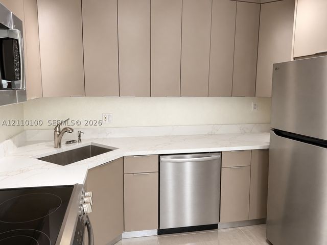 2420 SE 17th Cswy 207C, Fort Lauderdale, FL 33316