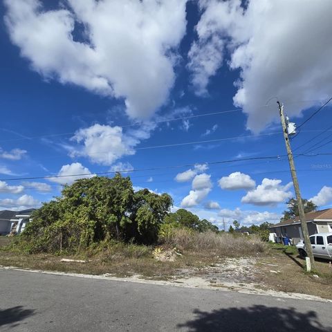 2804 E 11TH STREET, Lehigh Acres, FL 33972