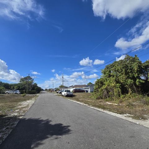 2804 E 11TH STREET, Lehigh Acres, FL 33972