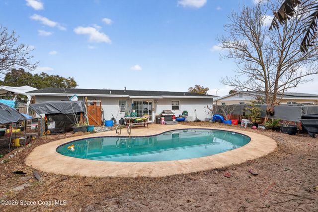 925 Lois Lane, Titusville, FL 32780