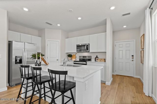 210 BRAZIL NUT Circle, Jacksonville, FL 32218