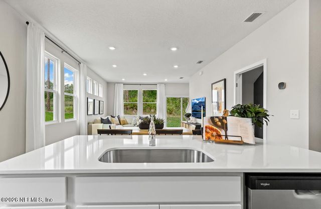 210 BRAZIL NUT Circle, Jacksonville, FL 32218