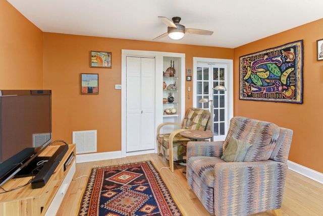 500 LARGENT HEIGHTS LN, Great Cacapon, WV 25422
