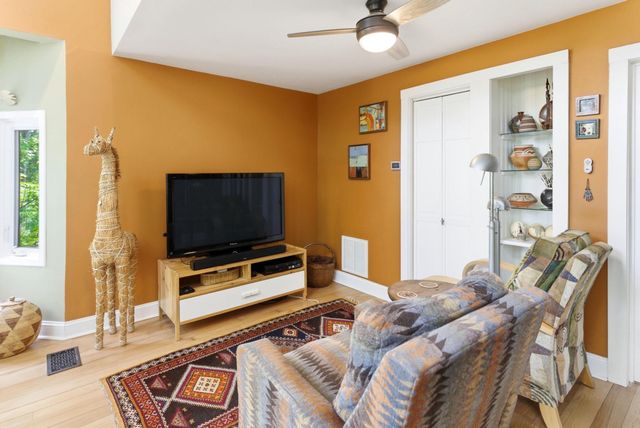 500 LARGENT HEIGHTS LN, Great Cacapon, WV 25422